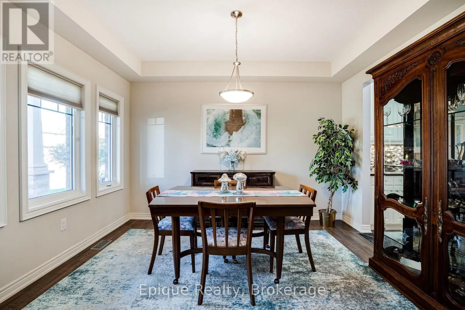 68 ROSELAWN CRESCENT