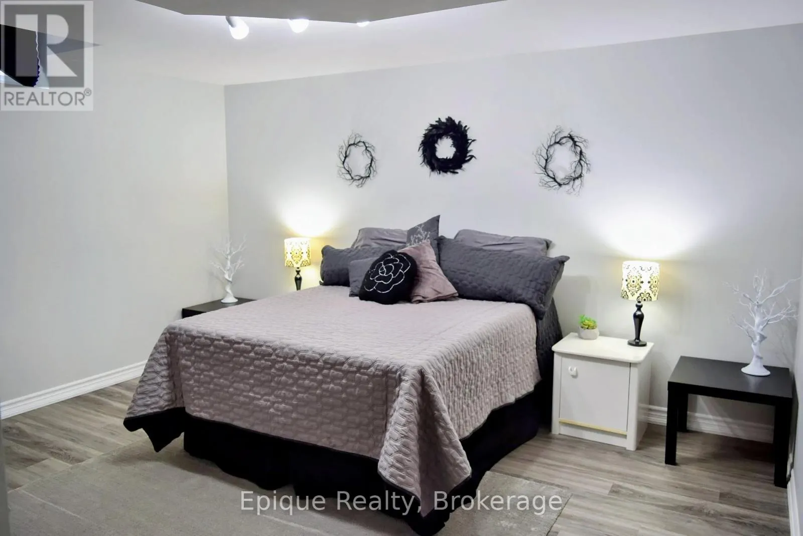 68 ROSELAWN CRESCENT