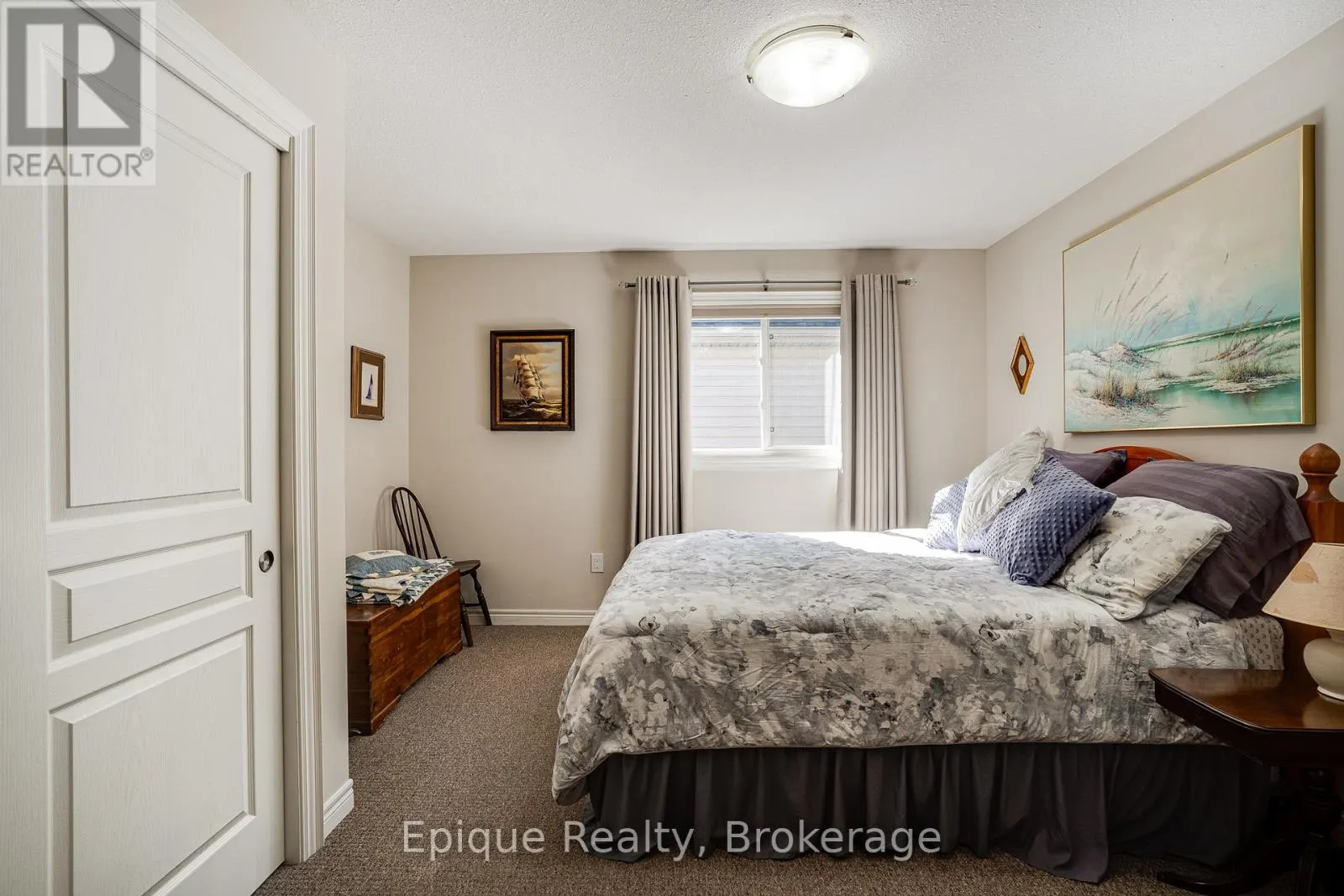 68 ROSELAWN CRESCENT