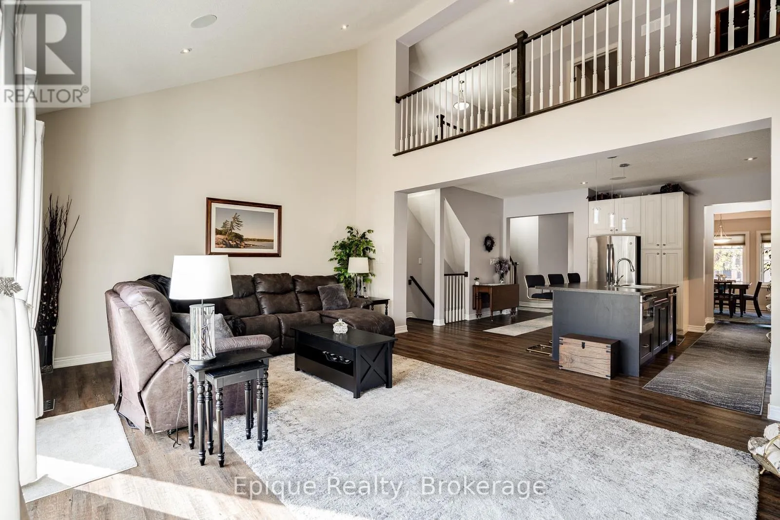 68 ROSELAWN CRESCENT