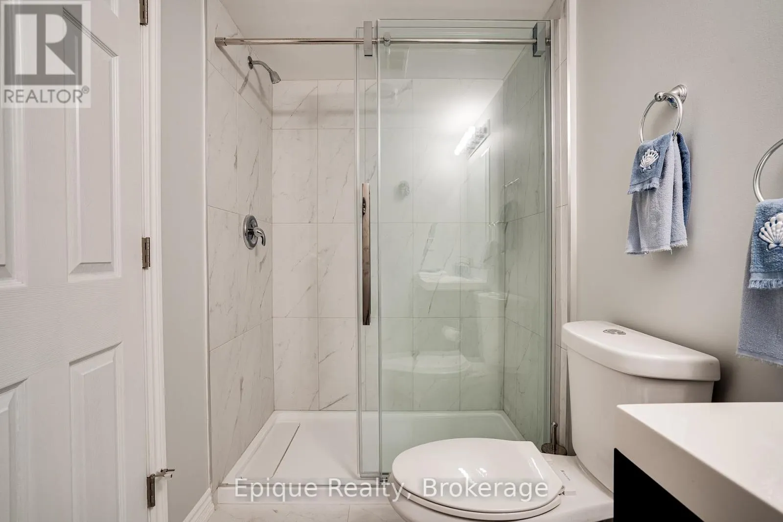 68 ROSELAWN CRESCENT