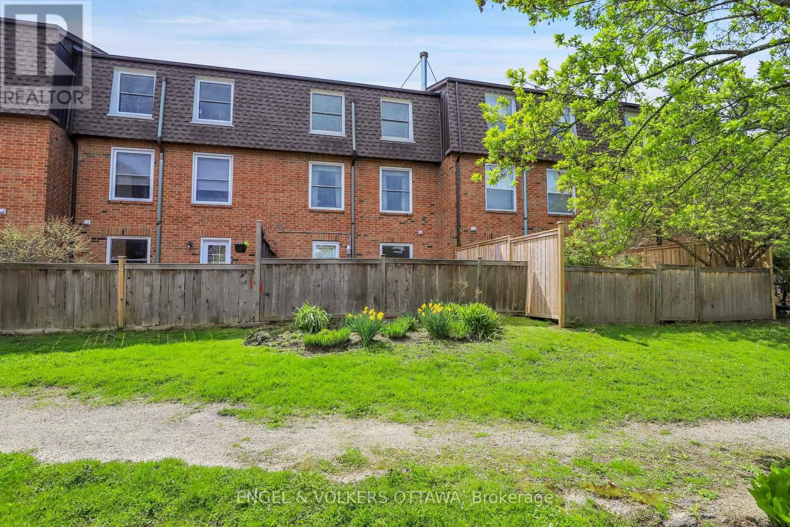 1089 BORDEN SIDE ROAD