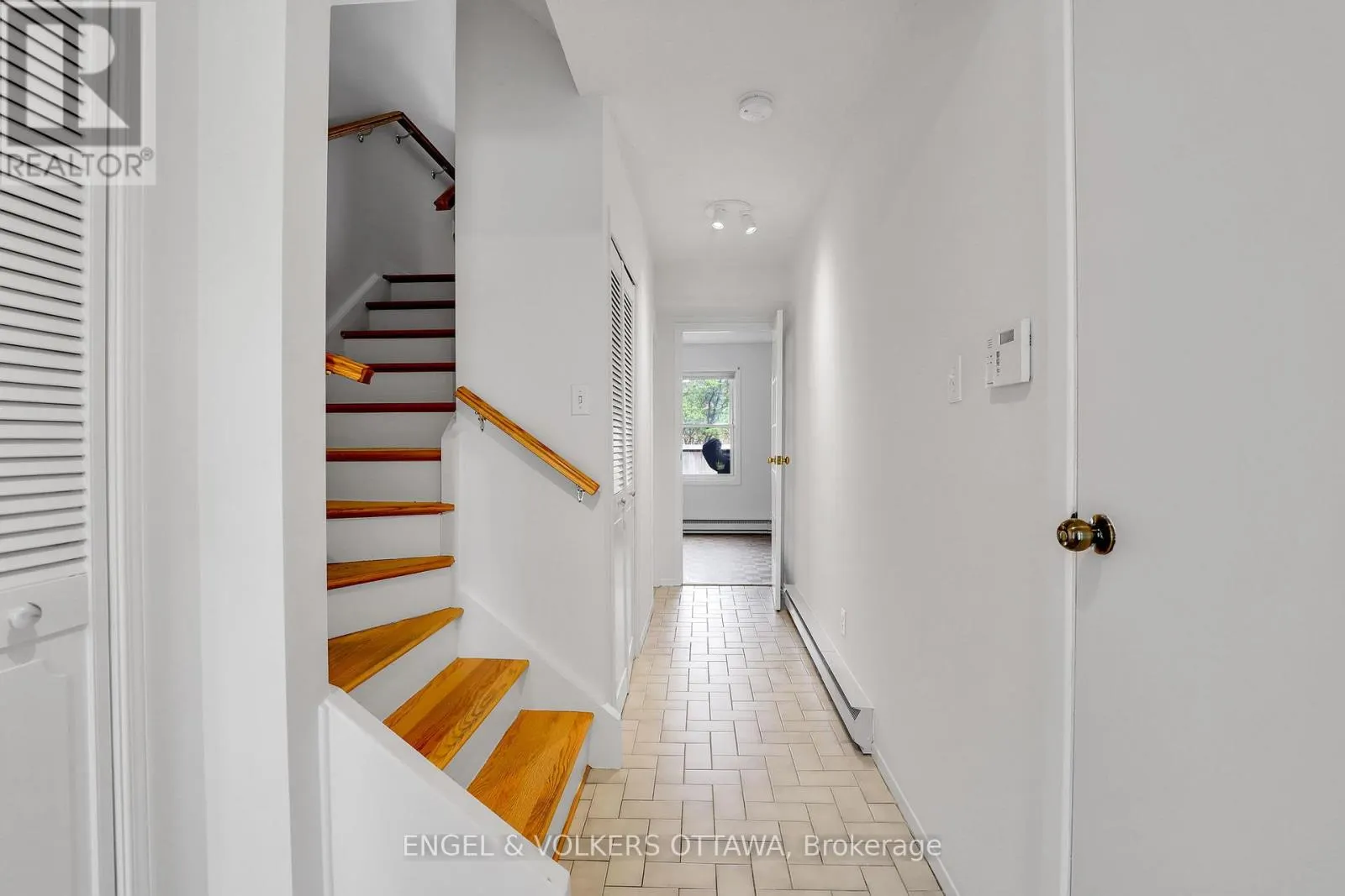 1089 BORDEN SIDE ROAD
