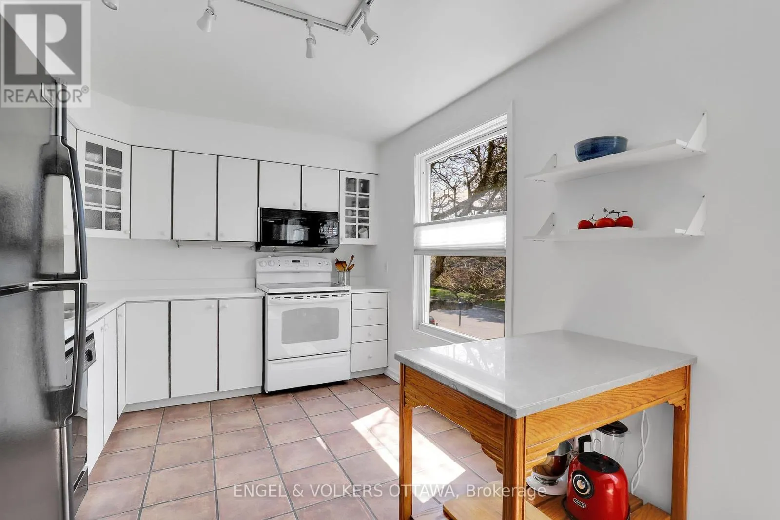 1089 BORDEN SIDE ROAD