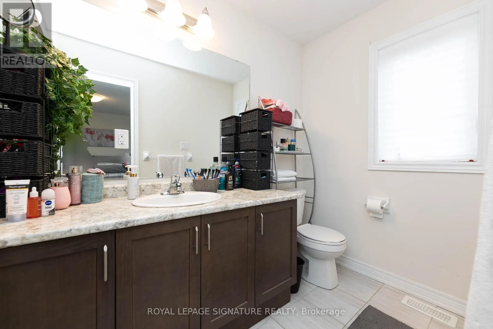 11 - 740 LINDEN DRIVE