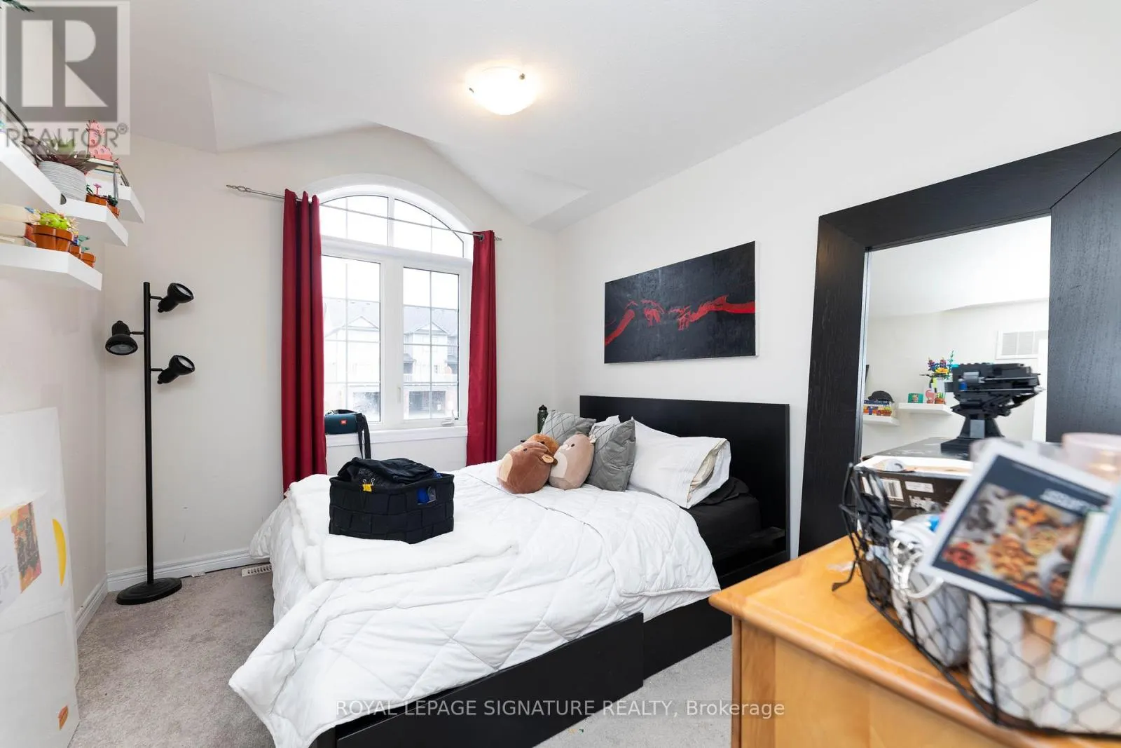 11 - 740 LINDEN DRIVE