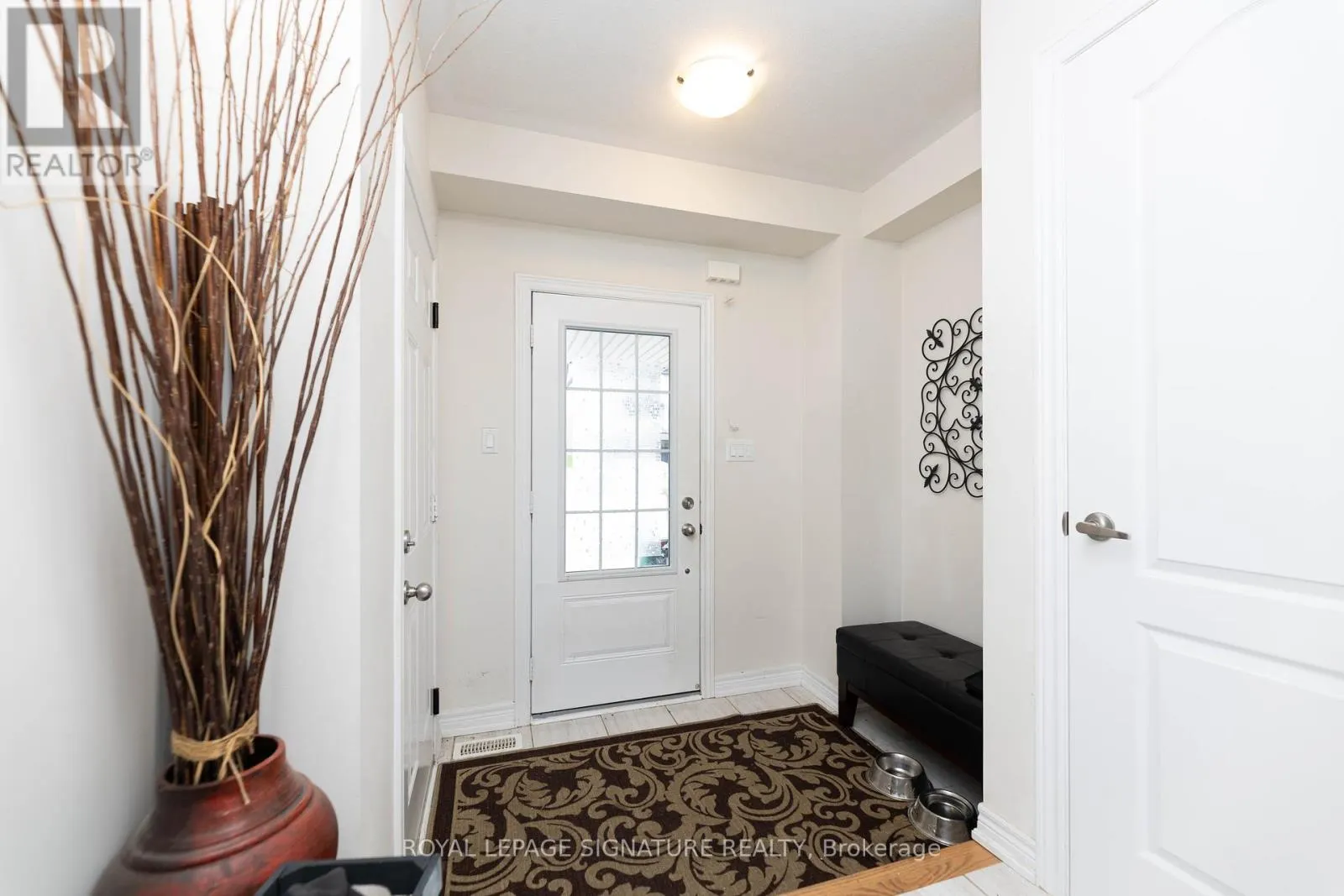 11 - 740 LINDEN DRIVE