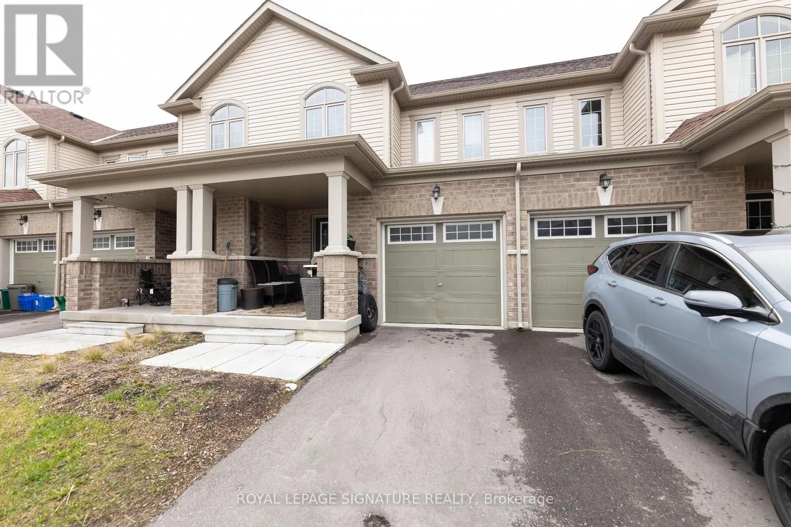 11 - 740 LINDEN DRIVE