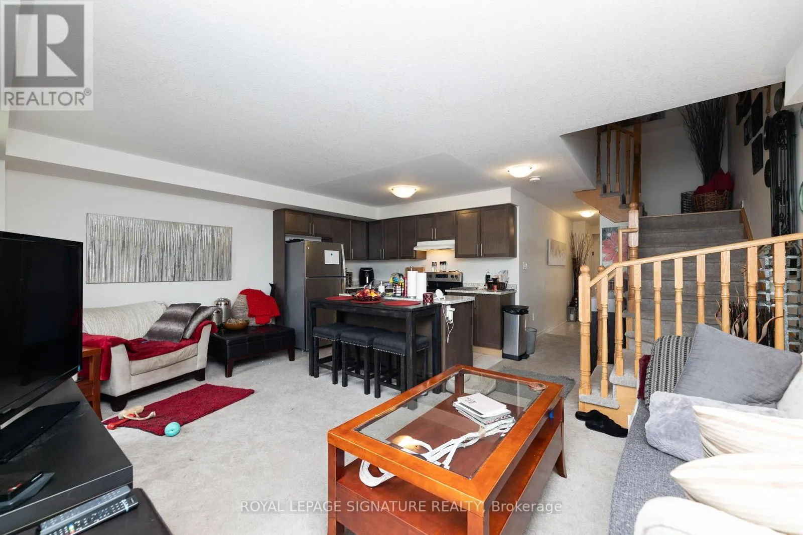 11 - 740 LINDEN DRIVE