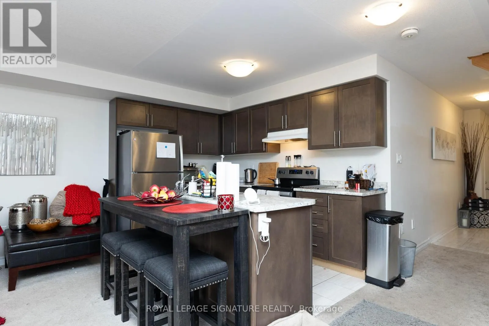 11 - 740 LINDEN DRIVE