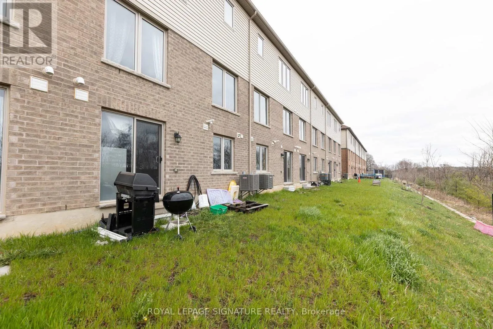 11 - 740 LINDEN DRIVE