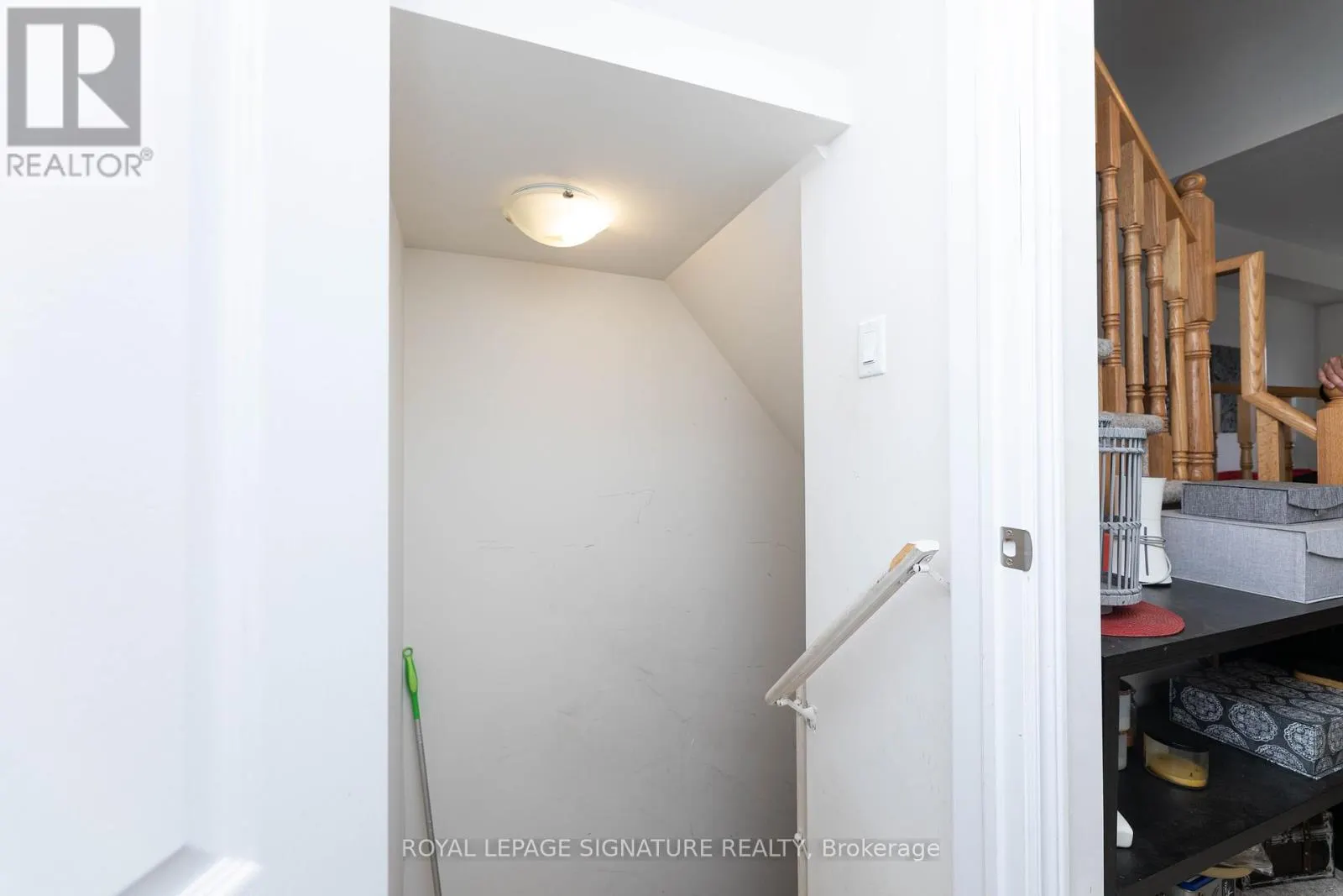 11 - 740 LINDEN DRIVE