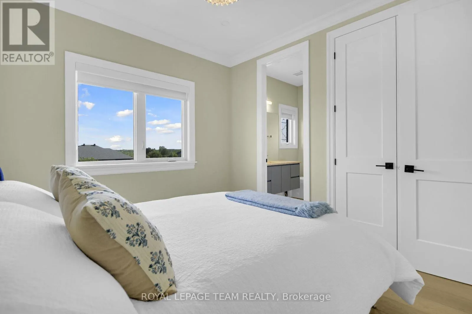 4019 PERENNIAL WAY