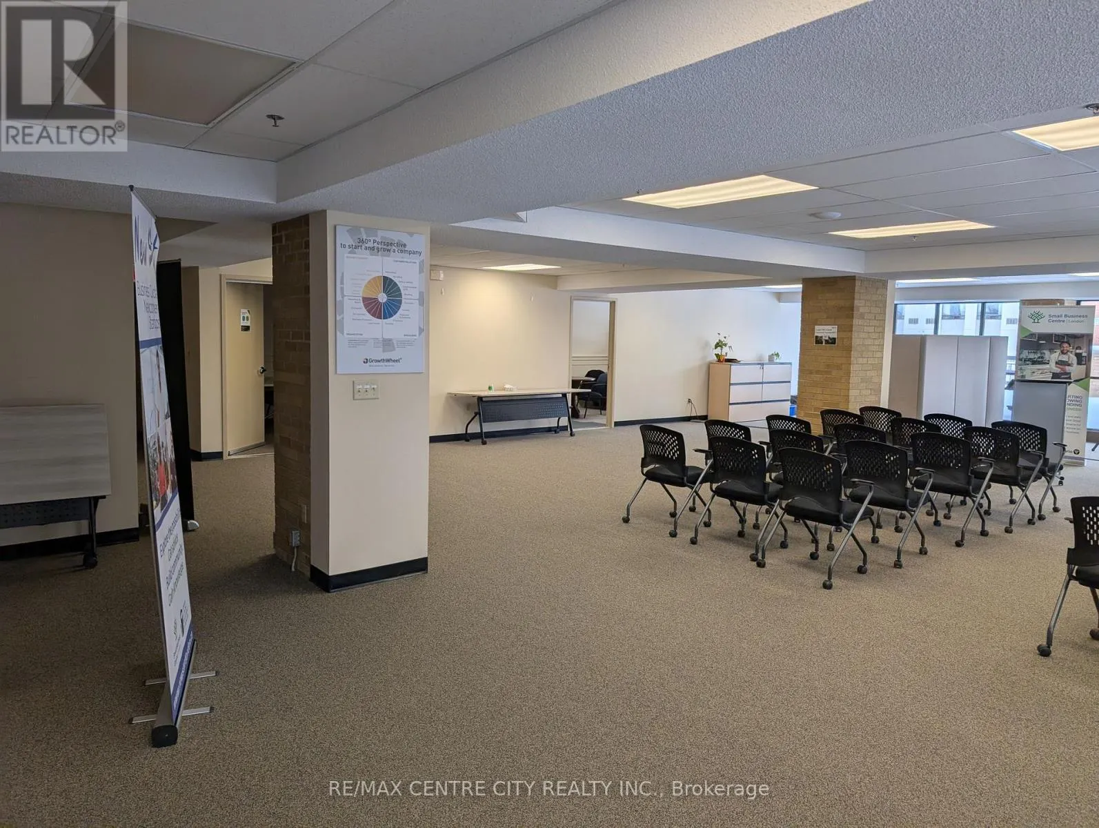 220 - 379 DUNDAS STREET, #220