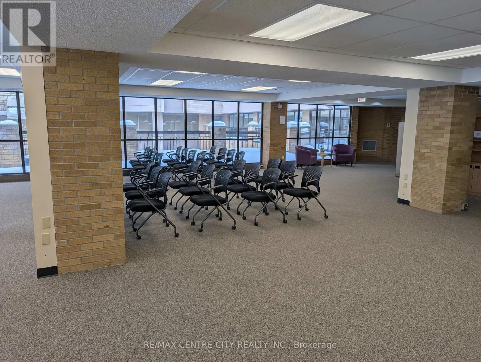 220 - 379 DUNDAS STREET, #220