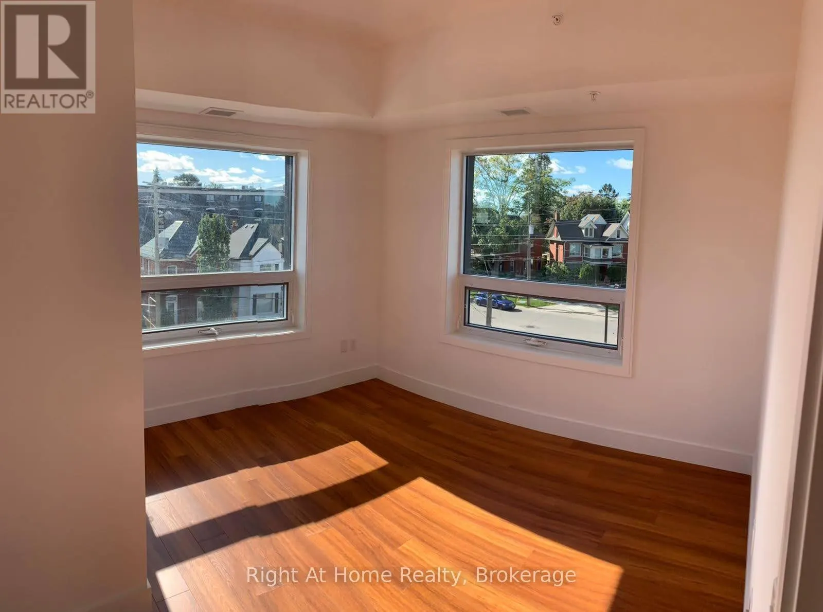 308 - 1 WELLINGTON STREET, #308