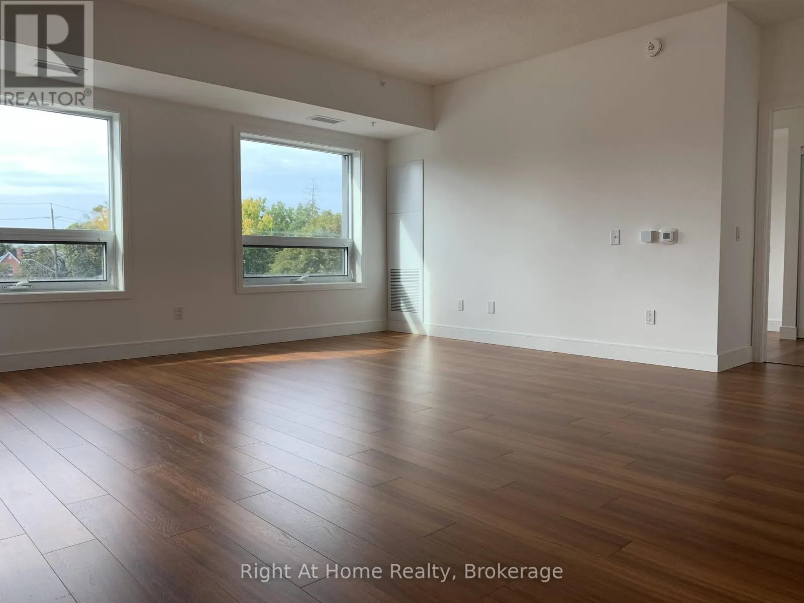 308 - 1 WELLINGTON STREET, #308