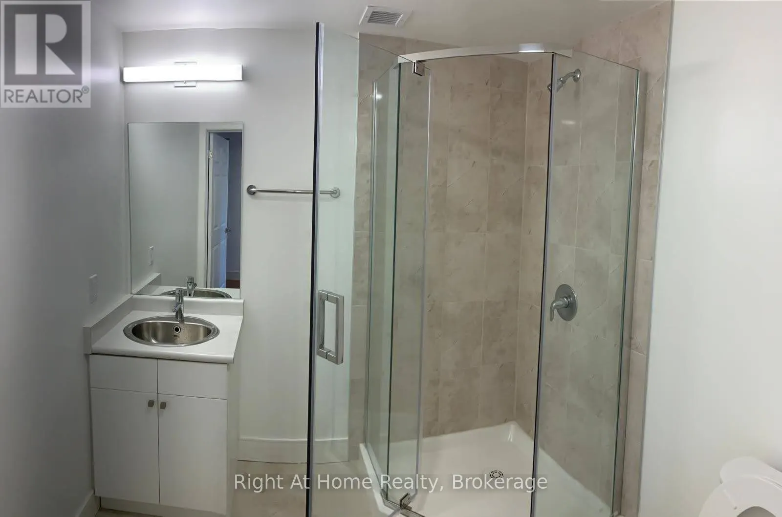 308 - 1 WELLINGTON STREET, #308