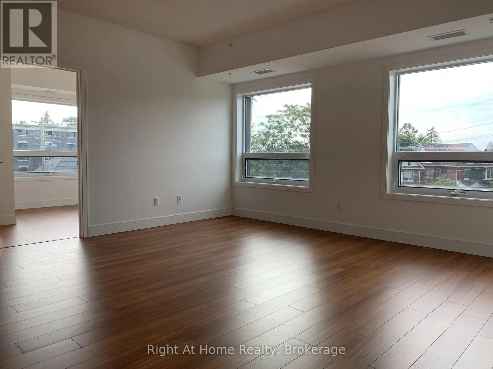 308 - 1 WELLINGTON STREET, #308