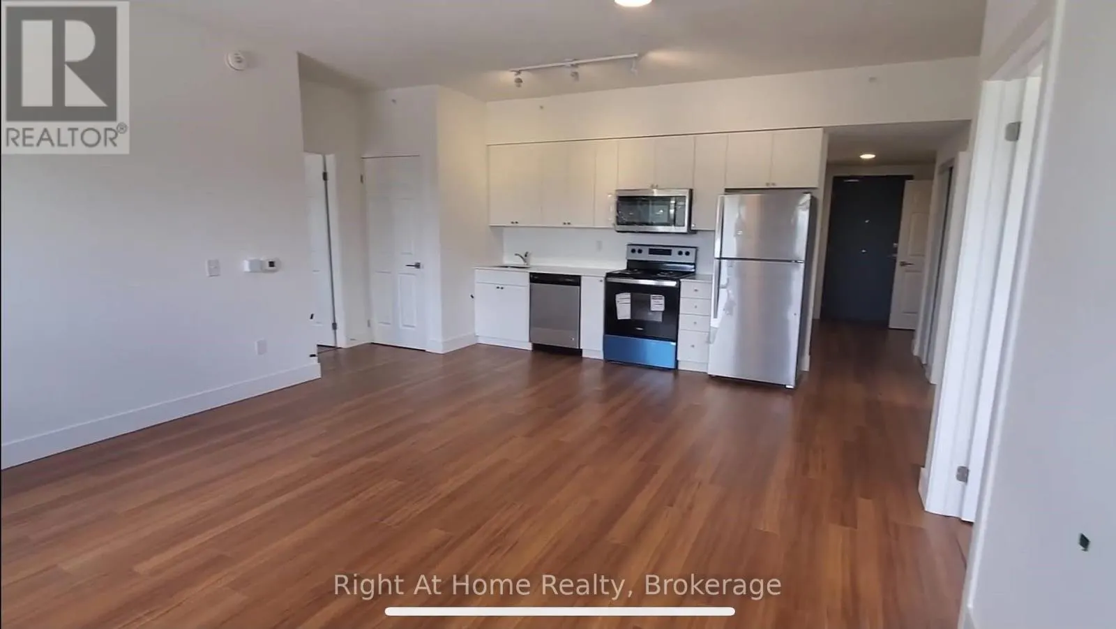 308 - 1 WELLINGTON STREET, #308