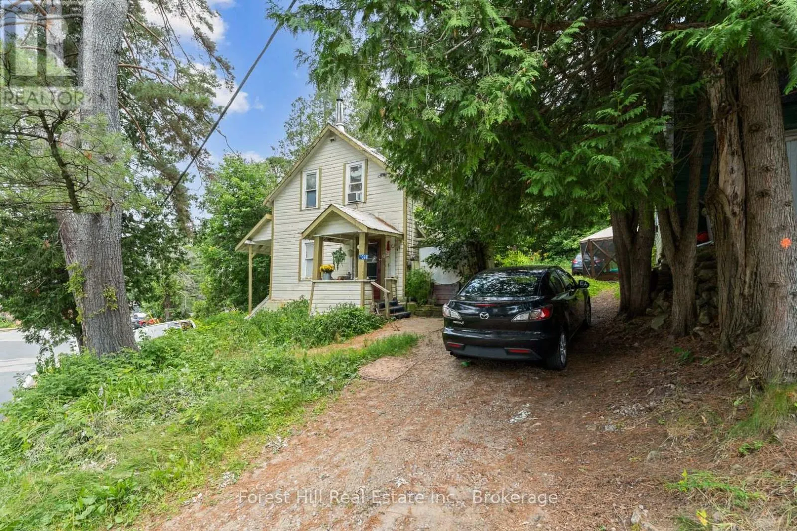 1093 MAIN STREET