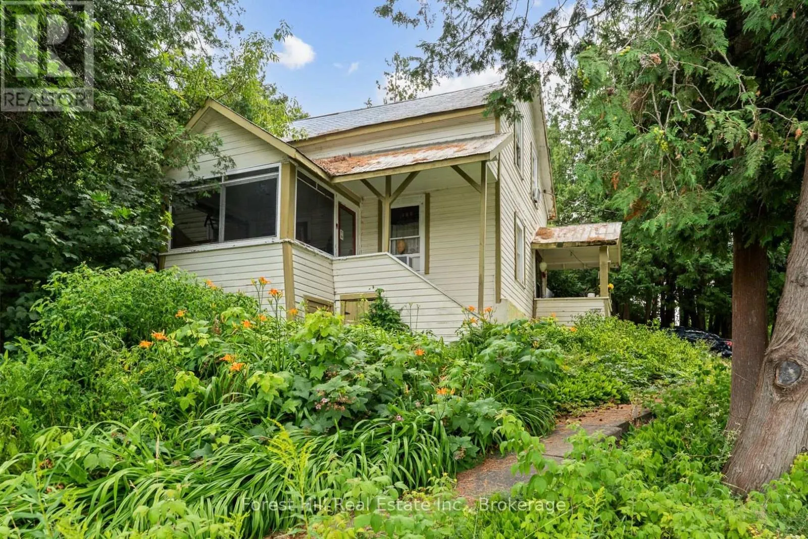1093 MAIN STREET