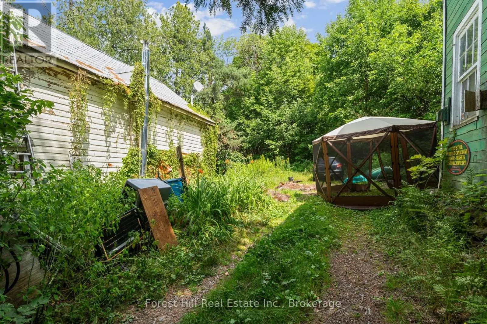 1093 MAIN STREET
