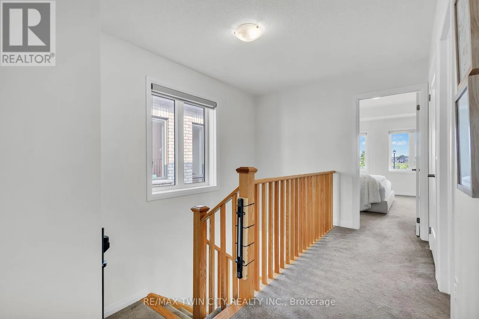35 CROSSMORE CRESCENT