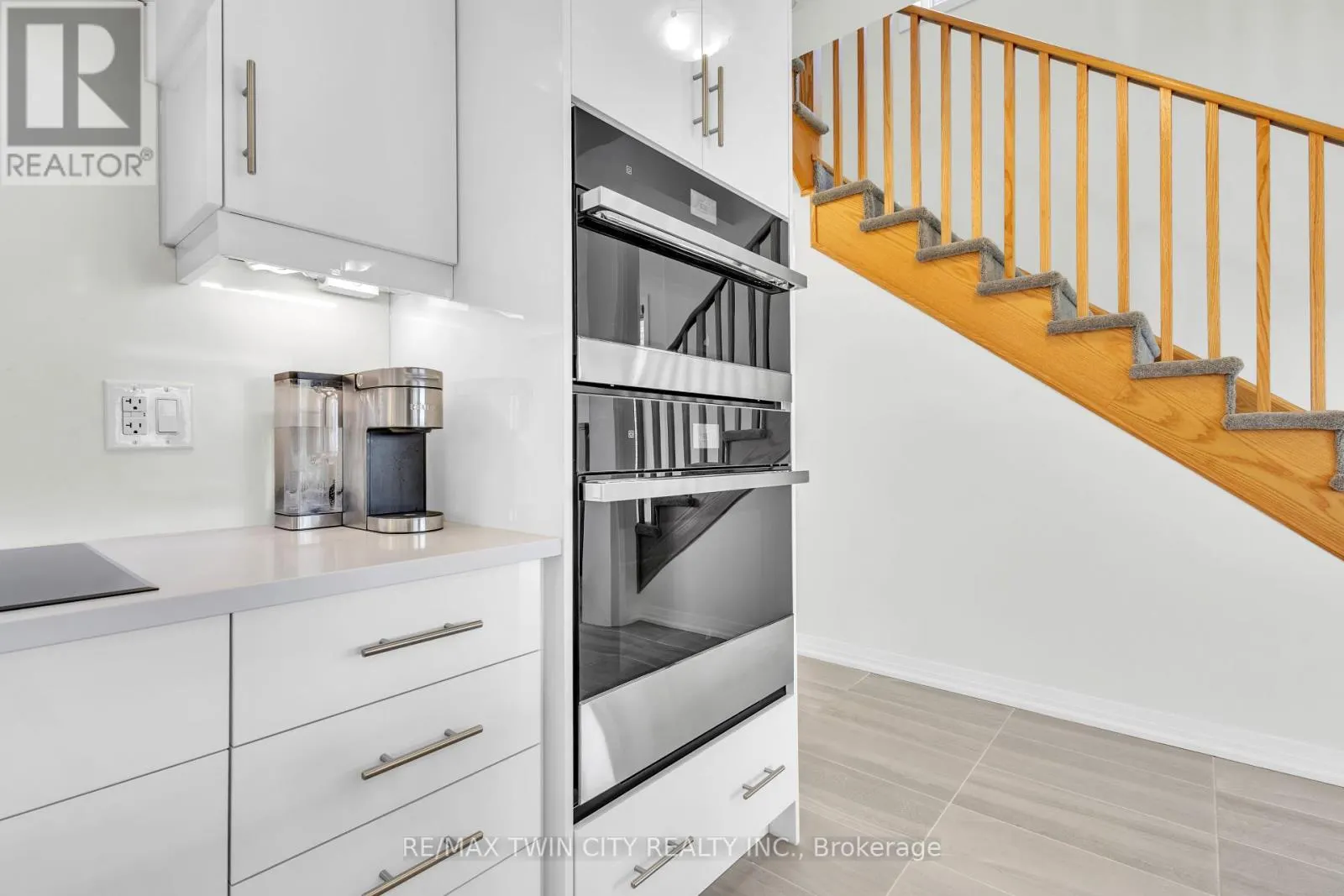 35 CROSSMORE CRESCENT