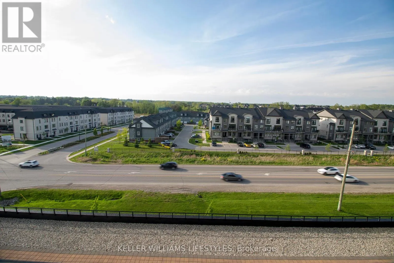 512 - 260 VILLAGE WALK BOULEVARD, #512