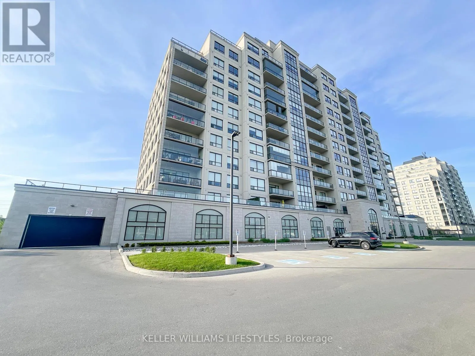 512 - 260 VILLAGE WALK BOULEVARD, #512