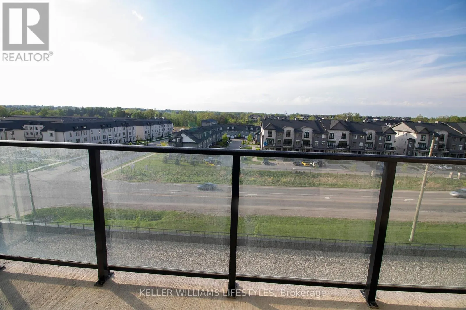 512 - 260 VILLAGE WALK BOULEVARD, #512