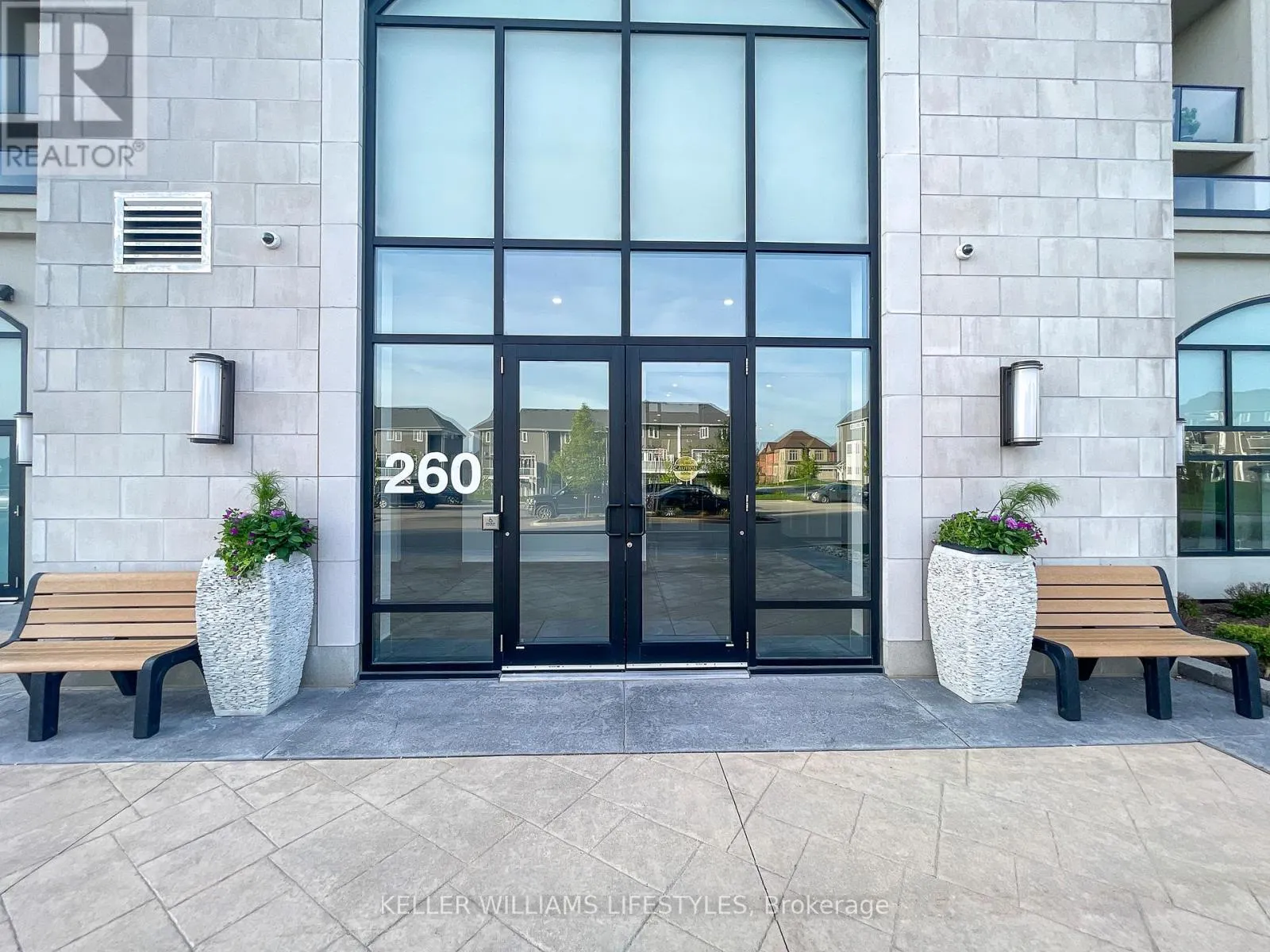 512 - 260 VILLAGE WALK BOULEVARD, #512