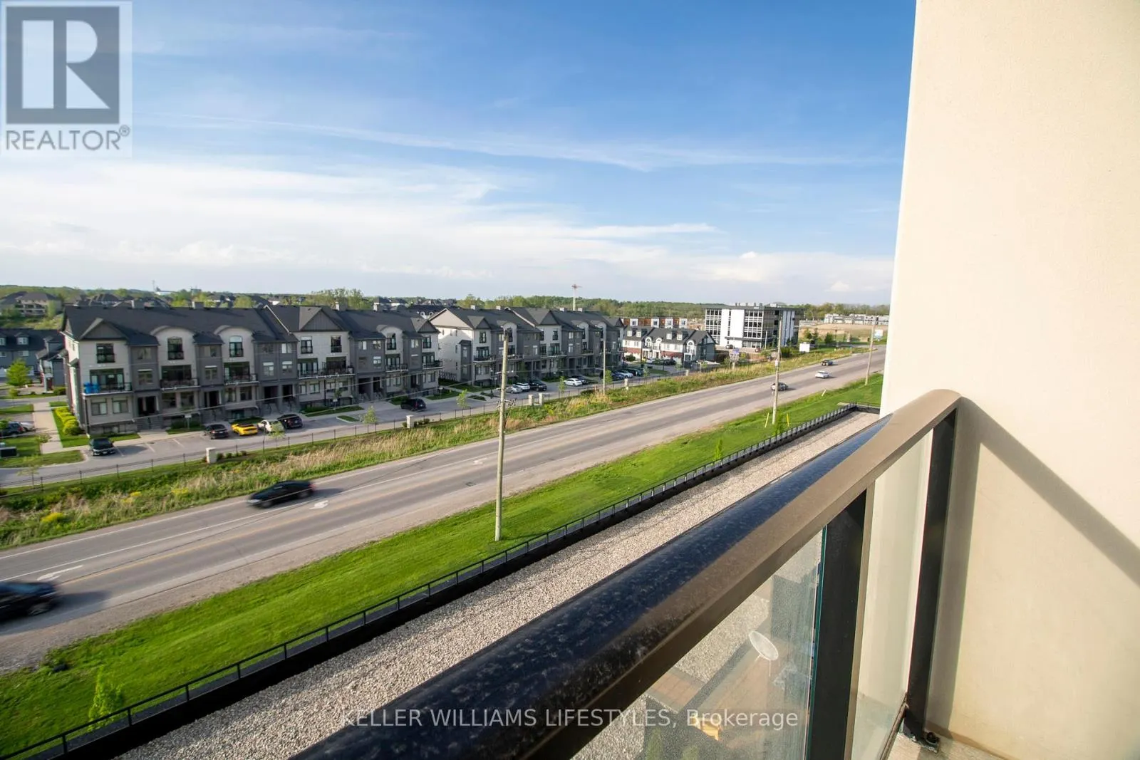 512 - 260 VILLAGE WALK BOULEVARD, #512