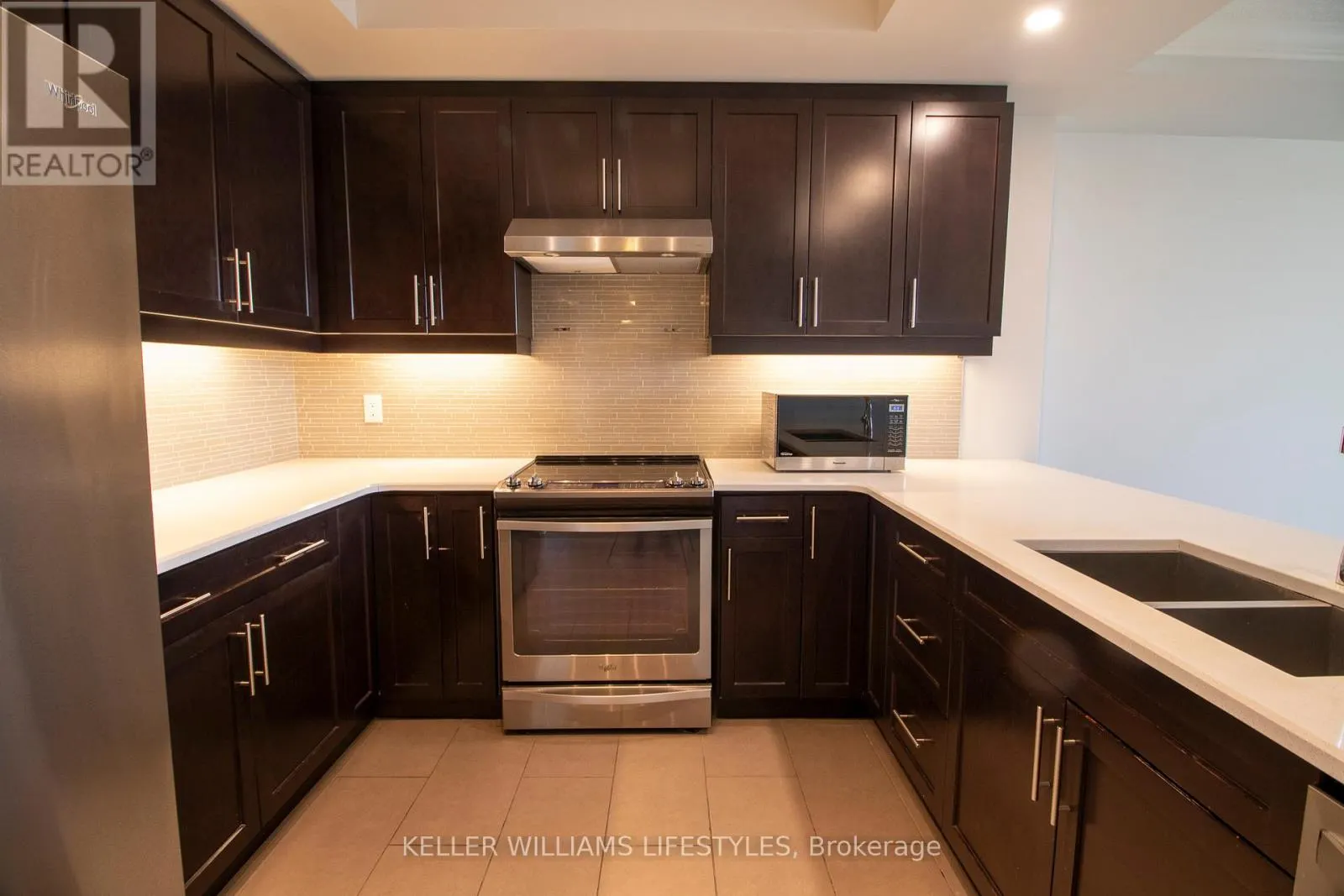 512 - 260 VILLAGE WALK BOULEVARD, #512
