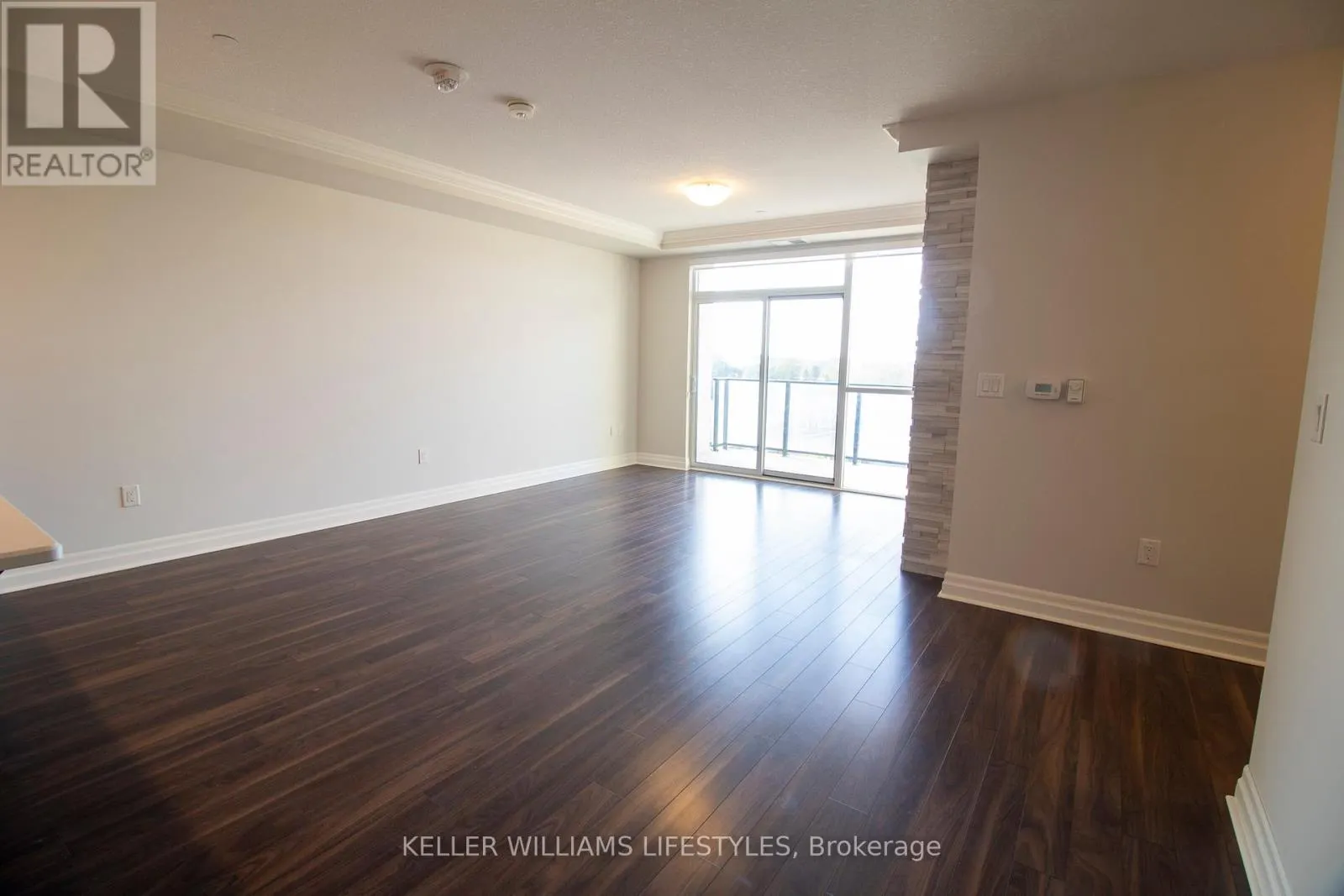 512 - 260 VILLAGE WALK BOULEVARD, #512