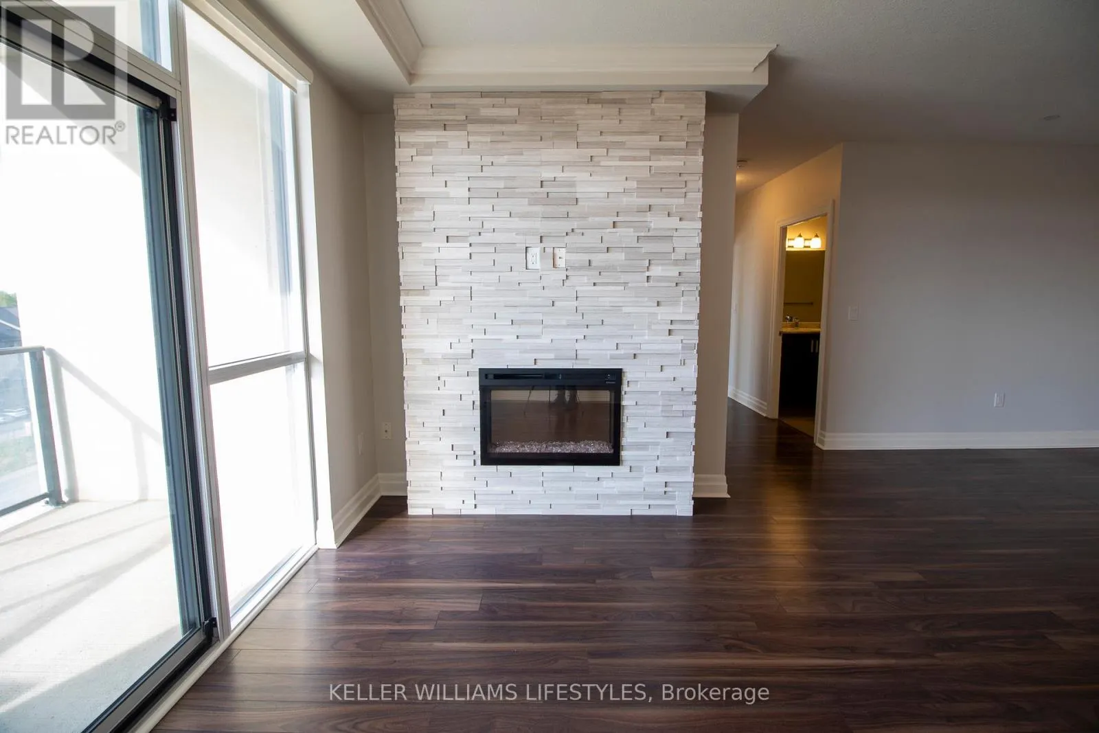 512 - 260 VILLAGE WALK BOULEVARD, #512