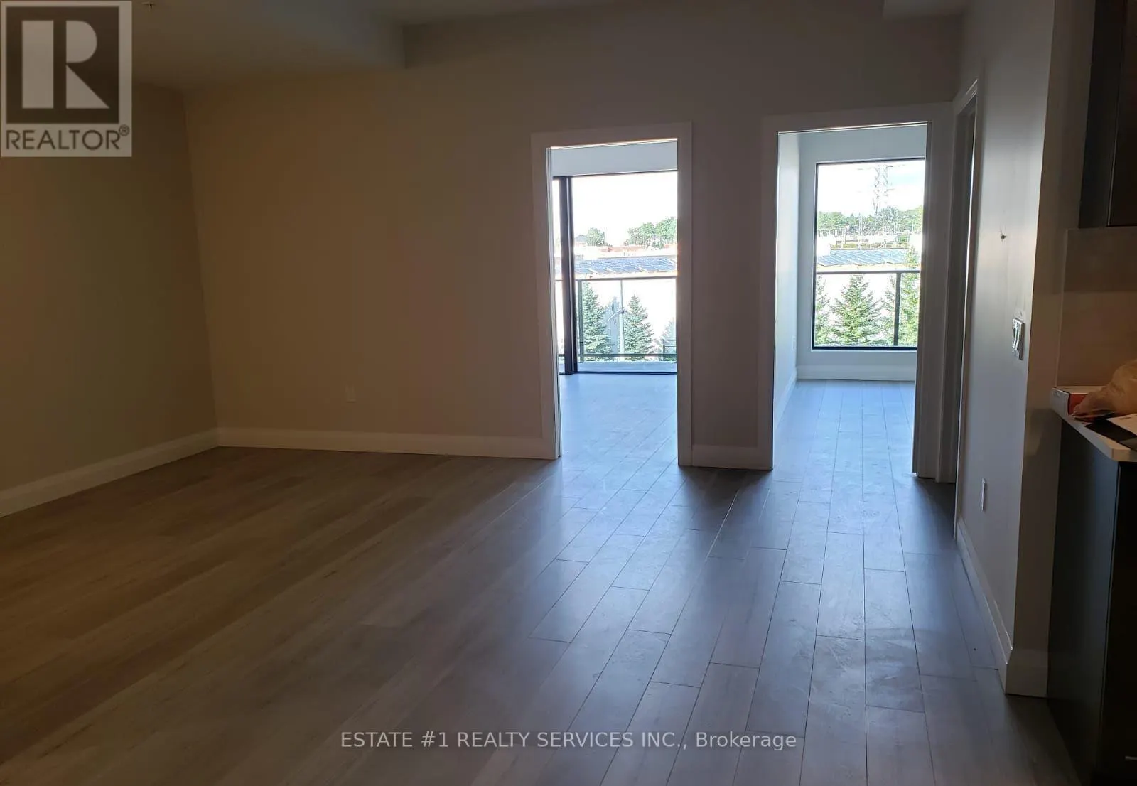 203 - 5 WAKE ROBIN DRIVE
