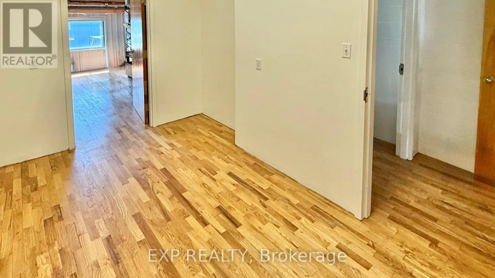3 - 1541 STARTOP ROAD