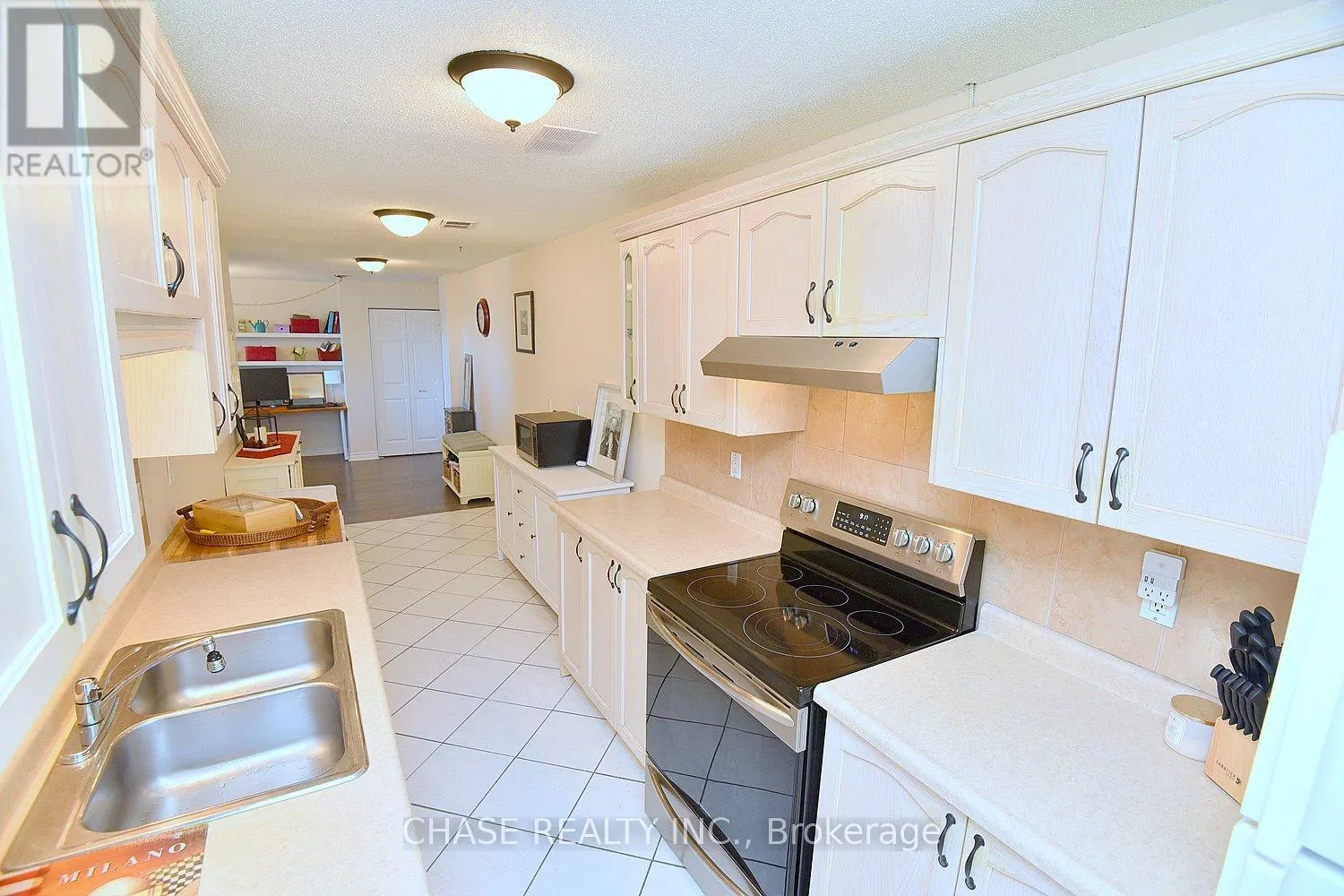 303 - 893 CONCESSION STREET