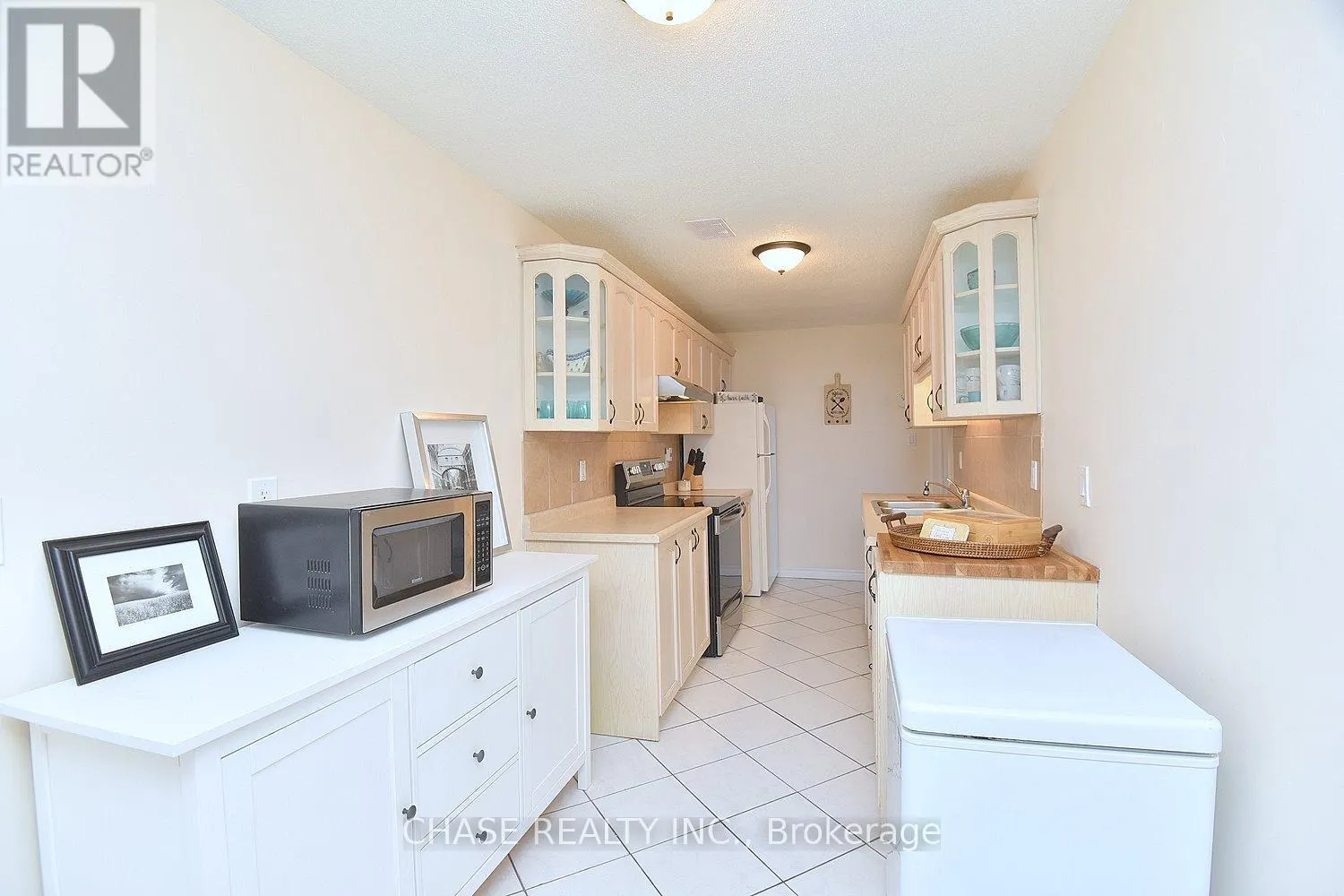 303 - 893 CONCESSION STREET