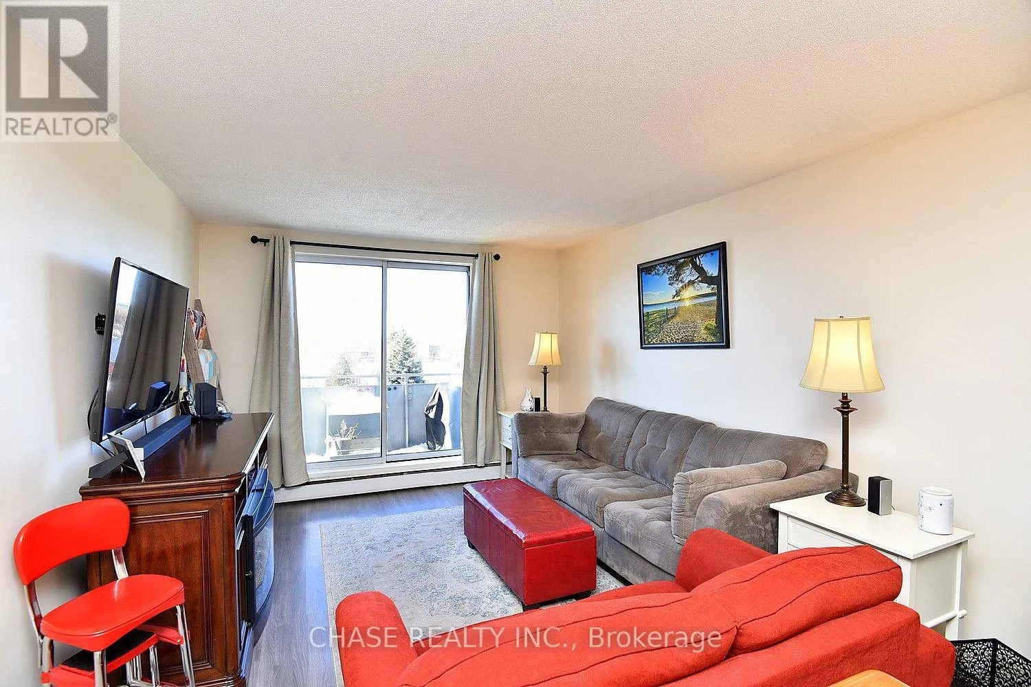 303 - 893 CONCESSION STREET