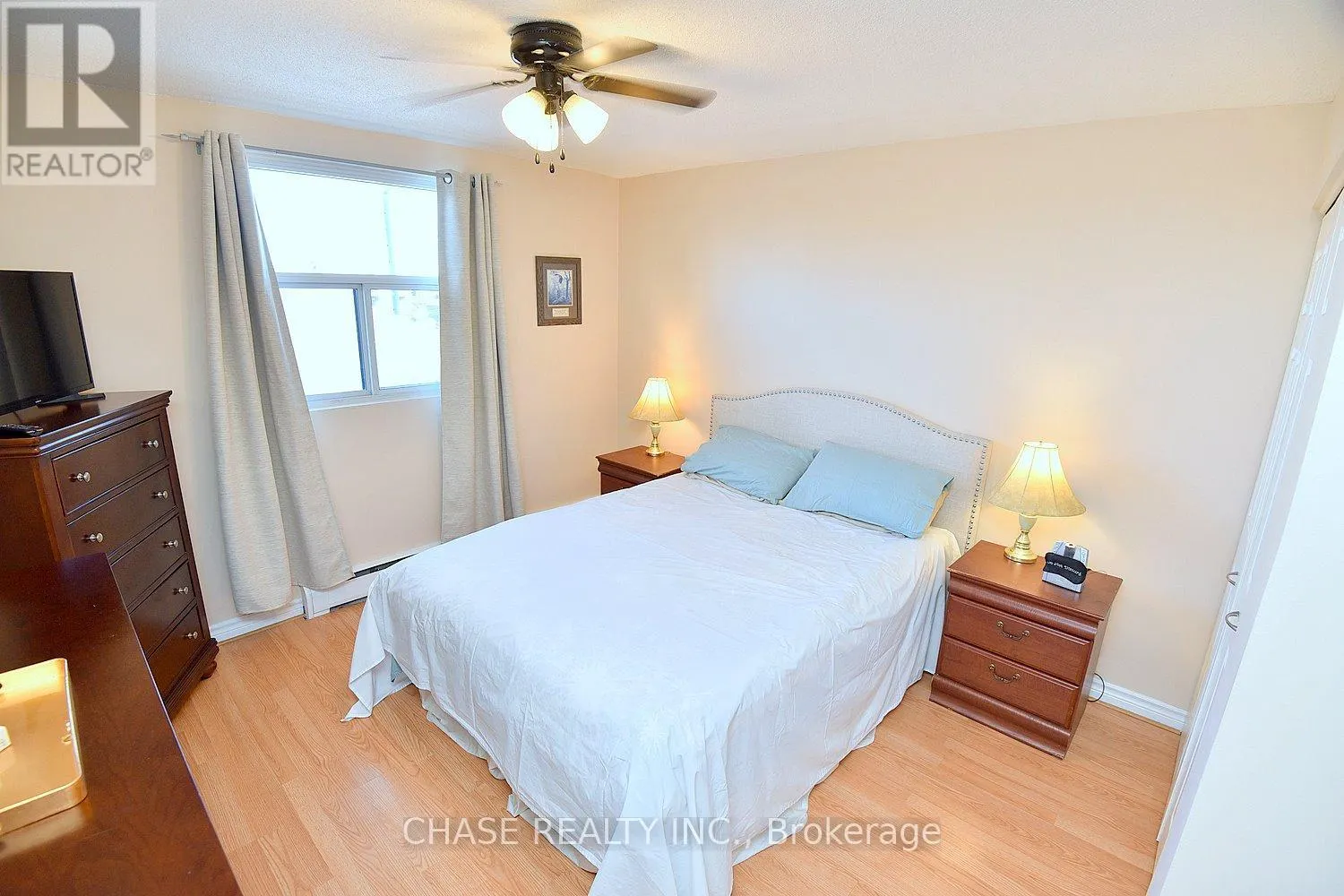 303 - 893 CONCESSION STREET