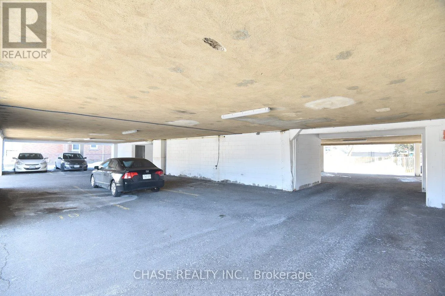 303 - 893 CONCESSION STREET