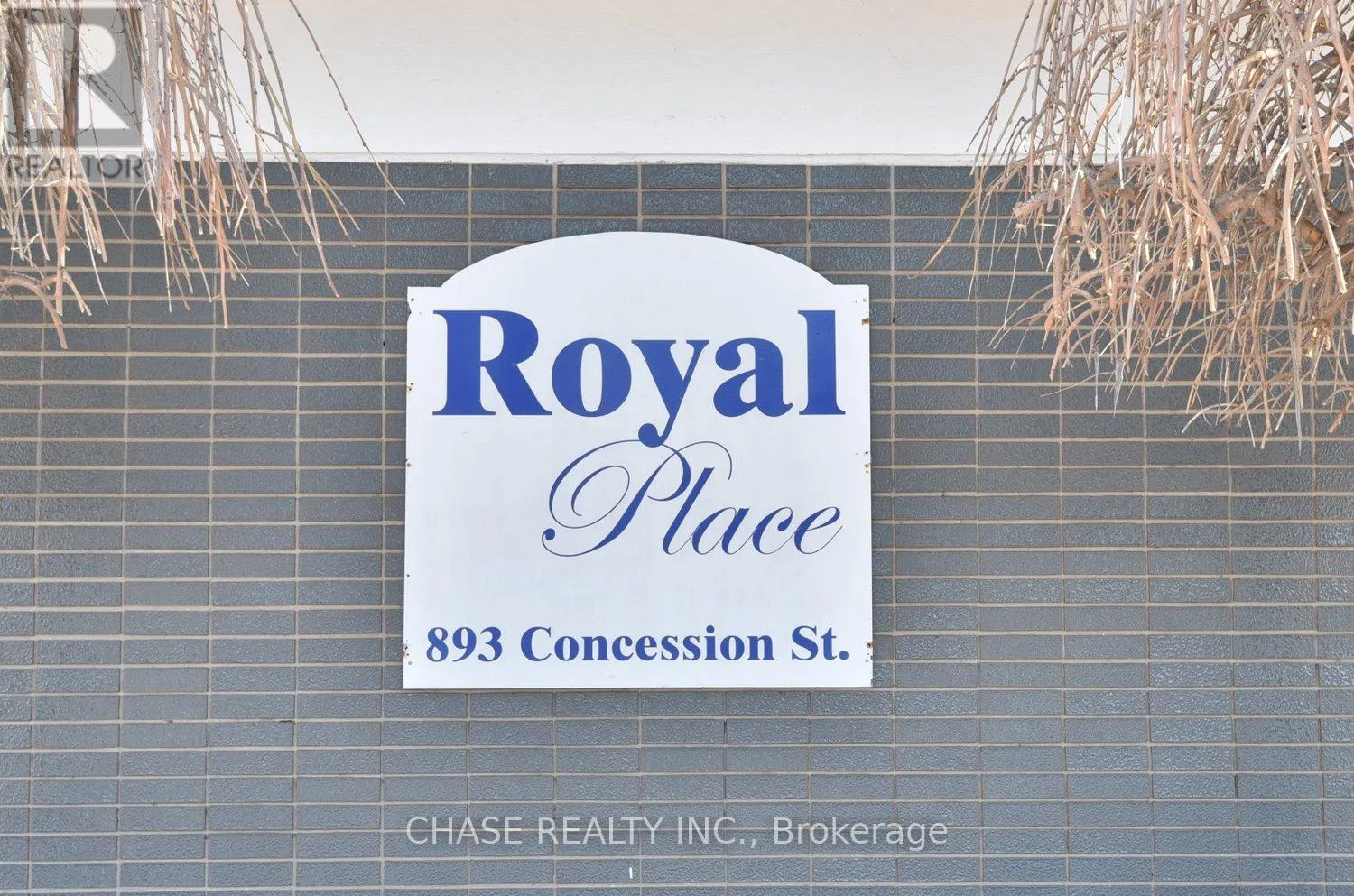 303 - 893 CONCESSION STREET
