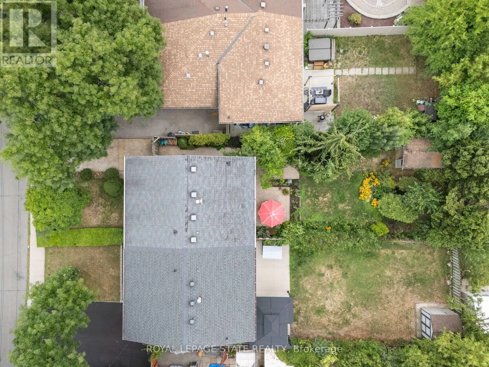 104 BERKINDALE DRIVE