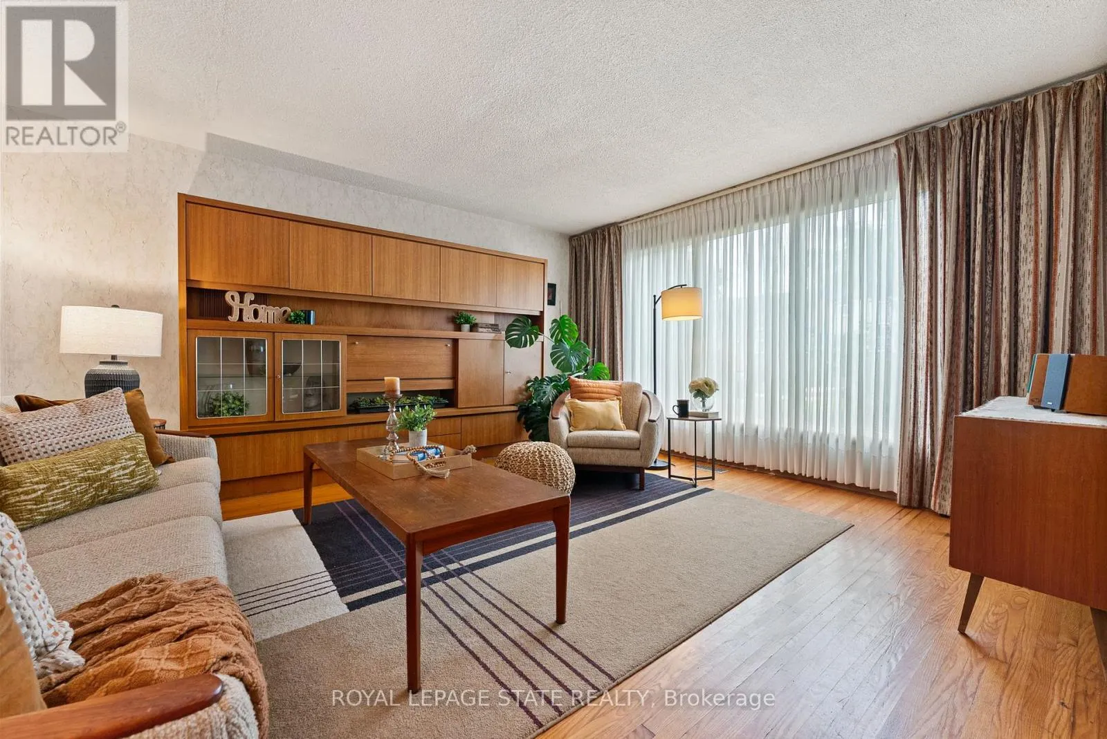 104 BERKINDALE DRIVE