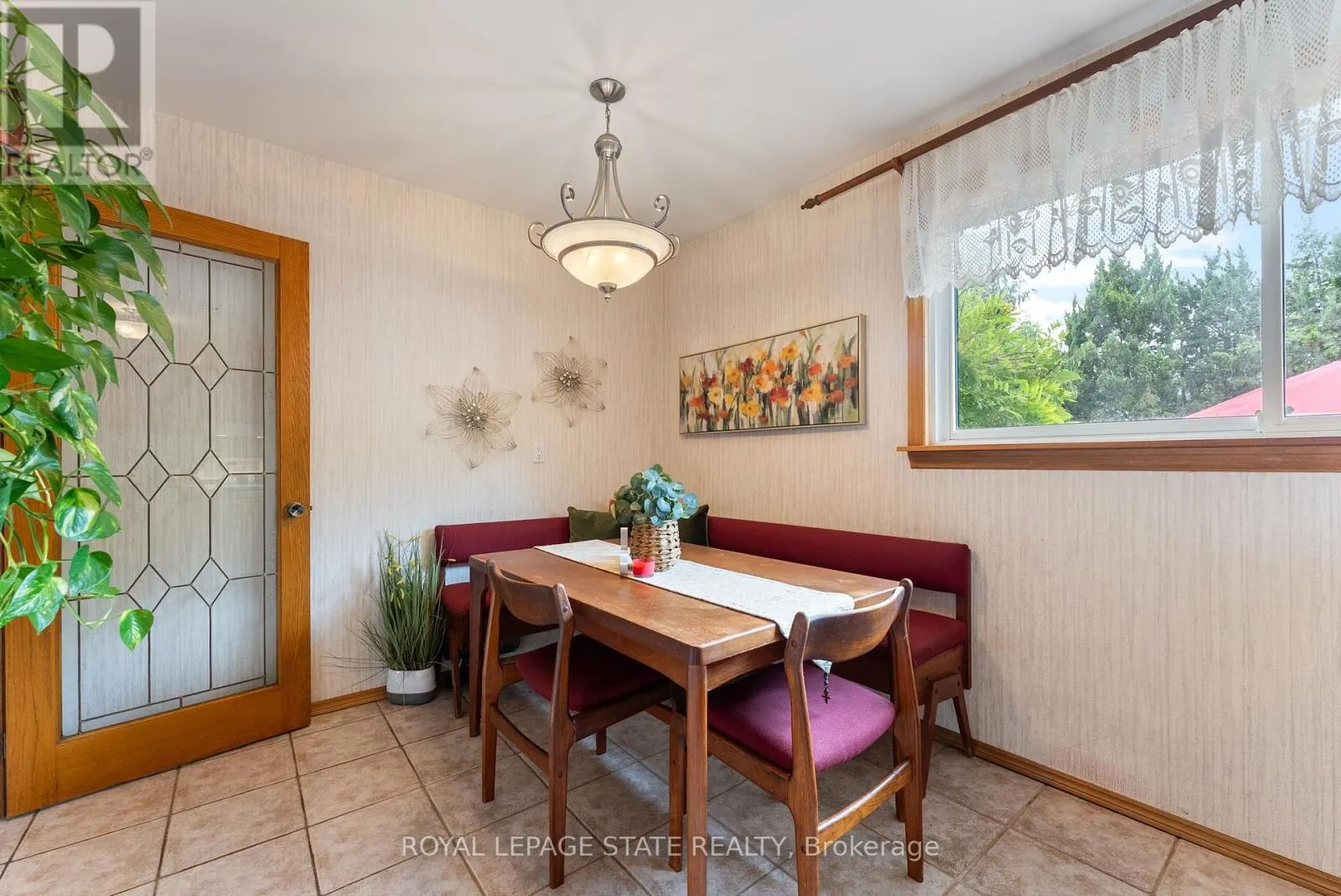 104 BERKINDALE DRIVE