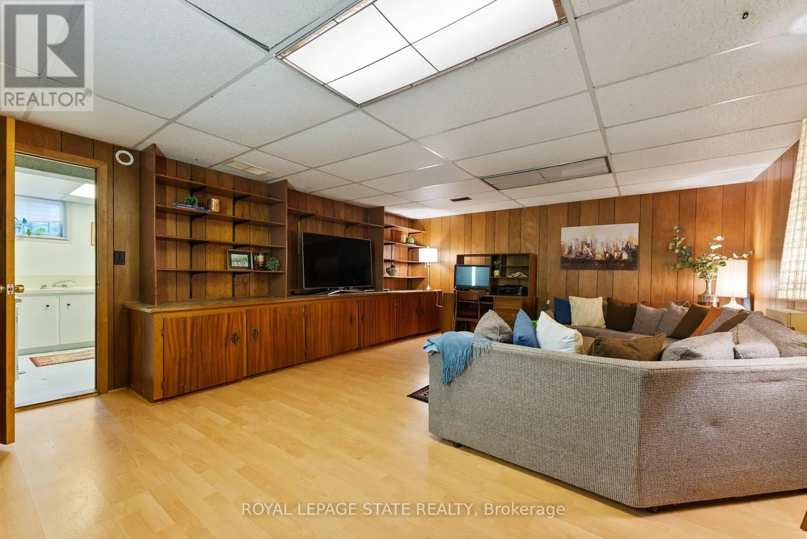 104 BERKINDALE DRIVE