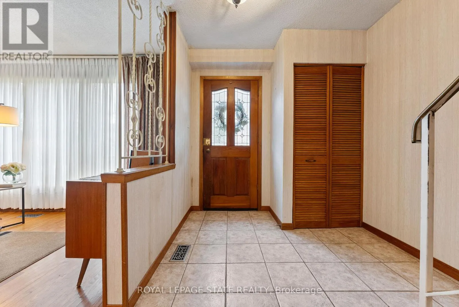 104 BERKINDALE DRIVE
